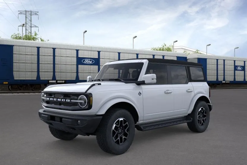 2025 Ford Bronco Outer Banks photo 1