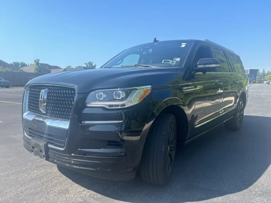 2023 Lincoln Navigator L Reserve photo 1