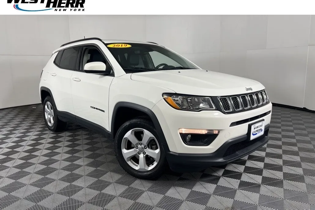 2019 Jeep Compass Latitude photo 1