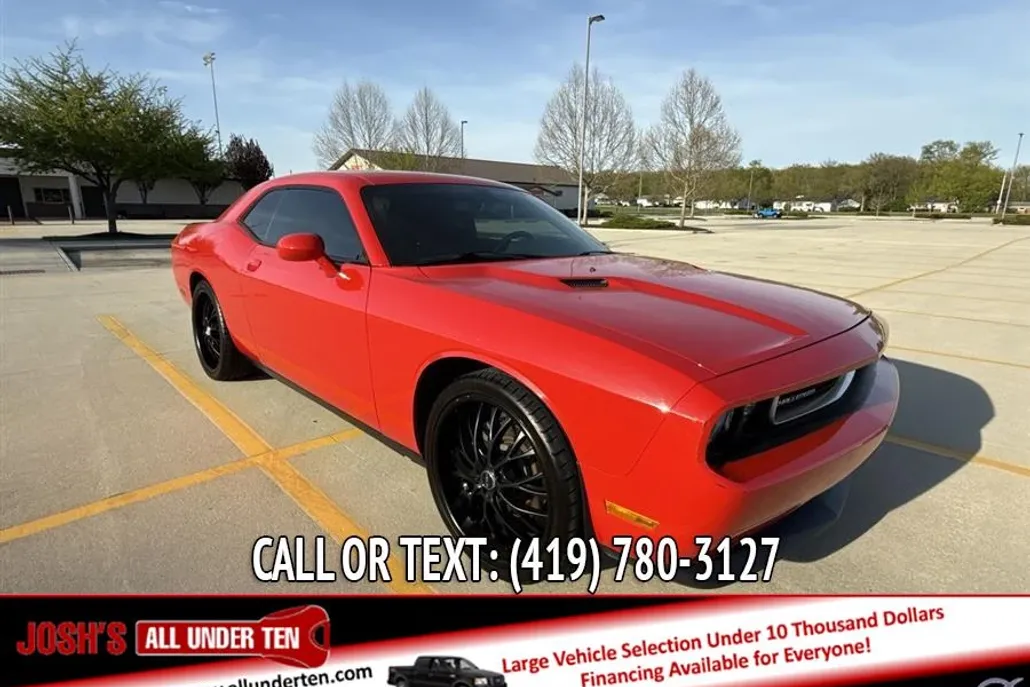 2014 Dodge Challenger SXT photo 1