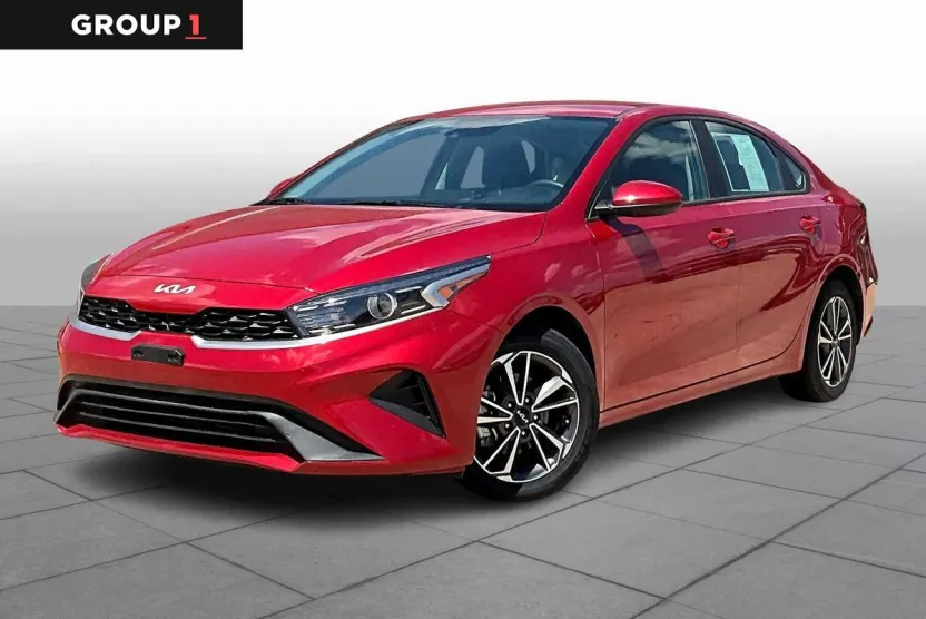 2023 Kia Forte LXS photo 1