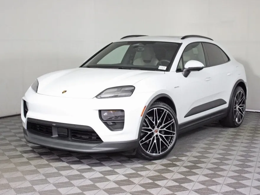 2025 Porsche Macan Base photo 1