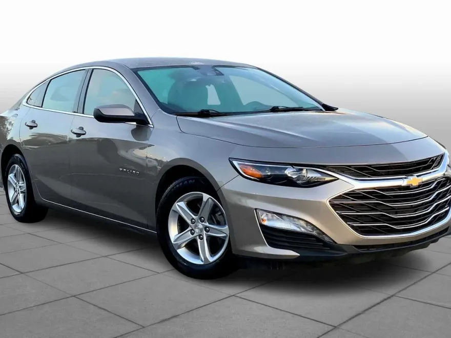 2024 Chevrolet Malibu 1LT photo 1