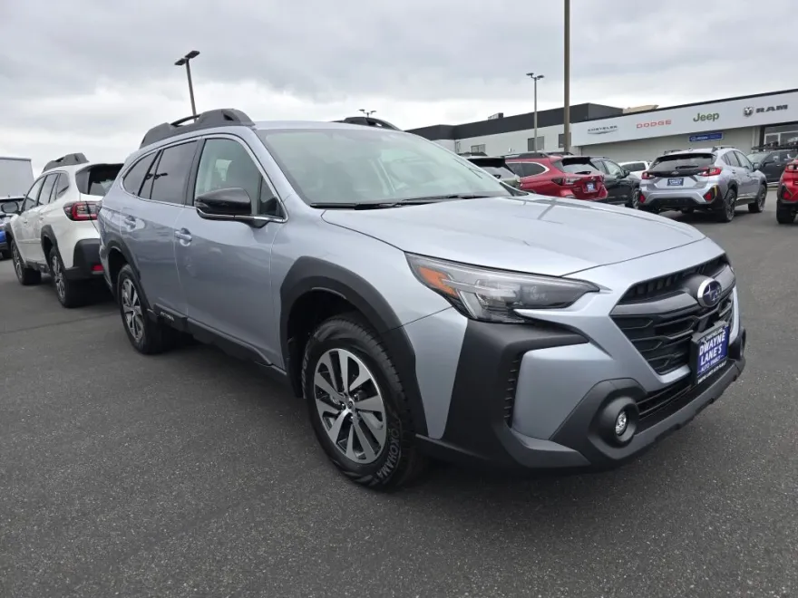 2025 Subaru Outback Premium photo 1