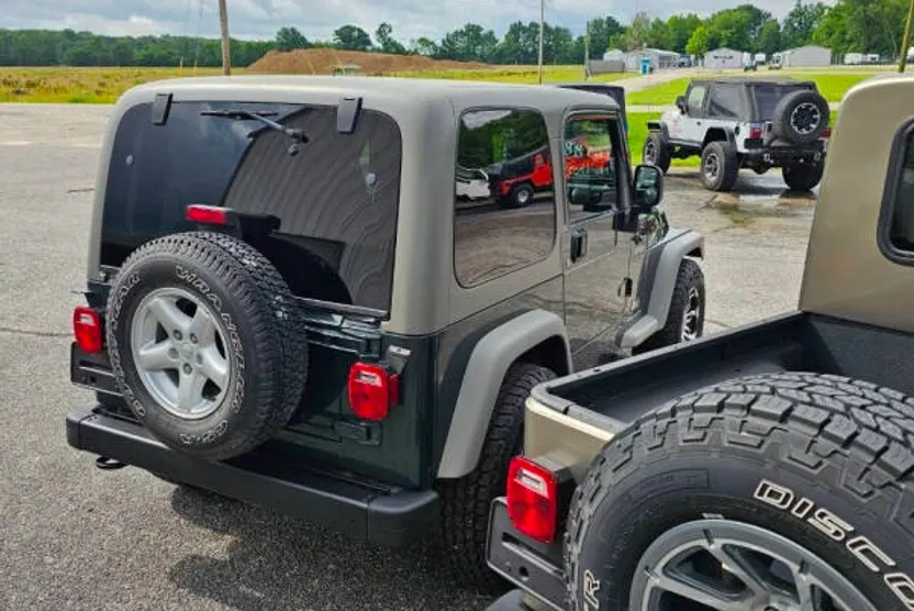 2004 Jeep Wrangler Sport photo 1