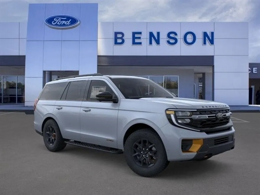 2025 Ford Expedition photo 1