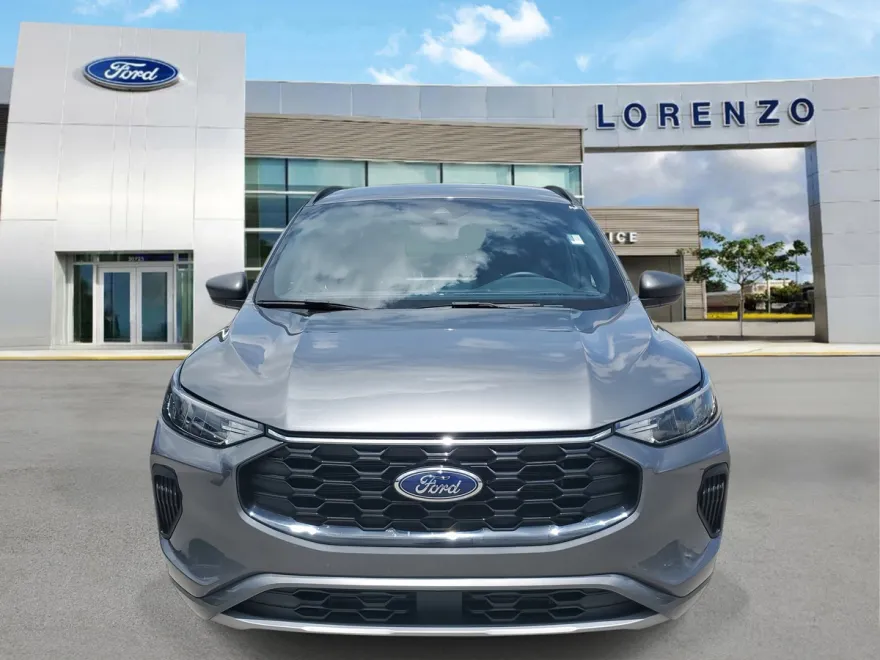 2024 Ford Escape ST-Line photo 1