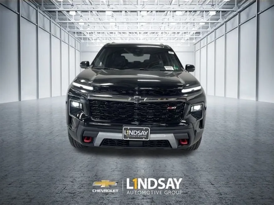 2026 Chevrolet Traverse Z71 photo 1