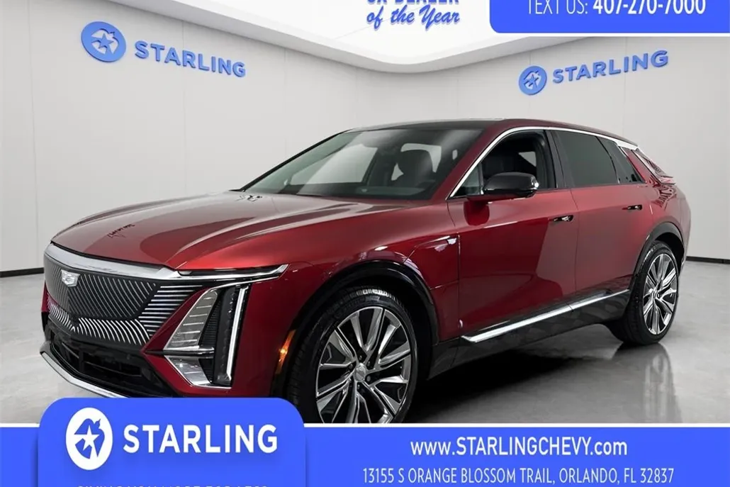 2024 Cadillac Lyriq Luxury photo 1