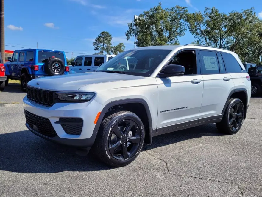 2025 Jeep Grand Cherokee Altitude X photo 1