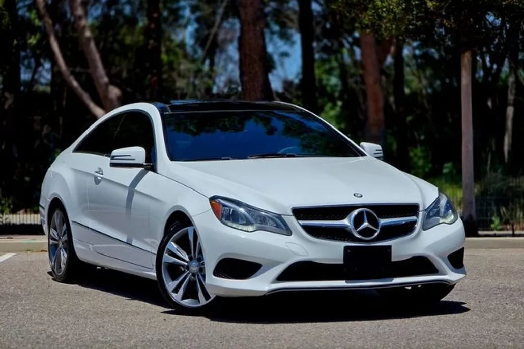2016 Mercedes Benz E 400 photo 1