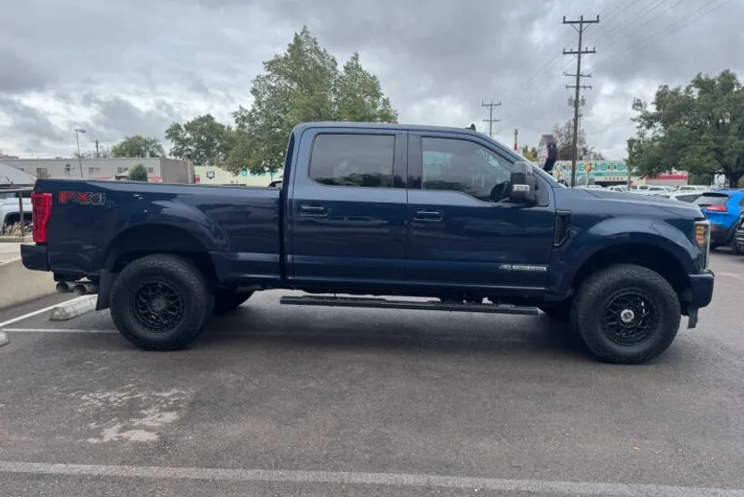 2019 Ford F-250 Lariat photo 1