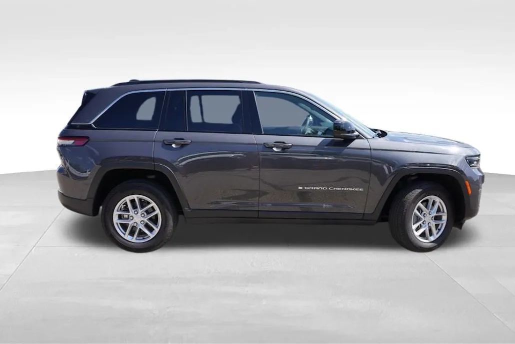 2024 Jeep Grand Cherokee Laredo X photo 1