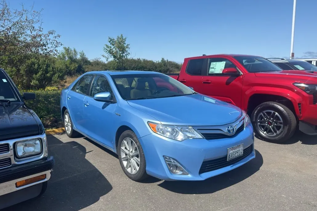 2012 Toyota Camry XLE photo 1