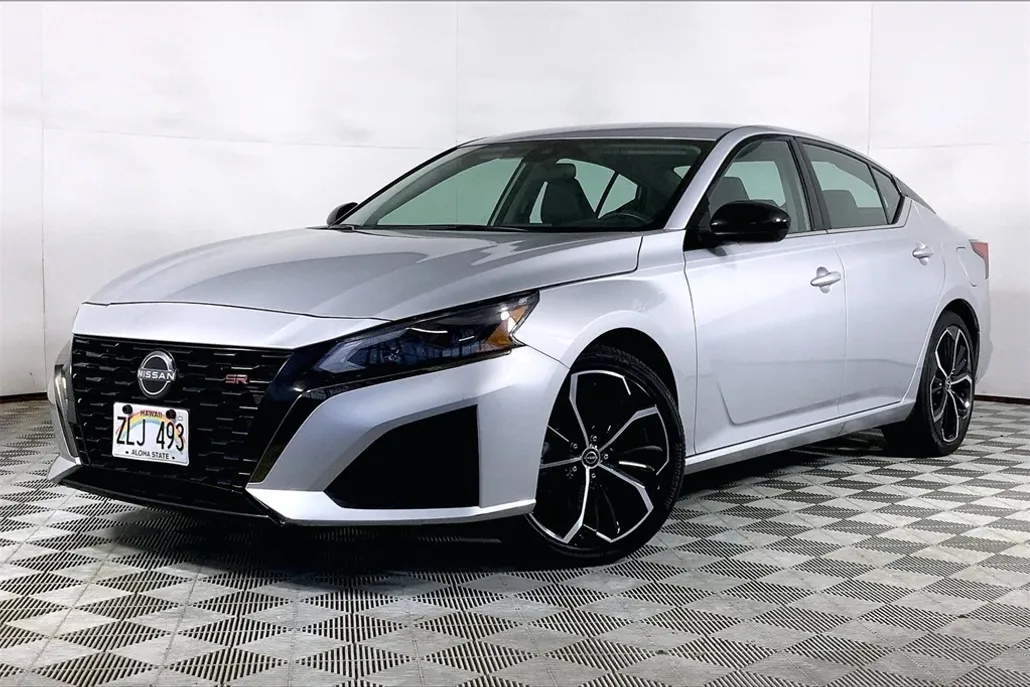 2024 Nissan Altima 2.5 SR photo 1