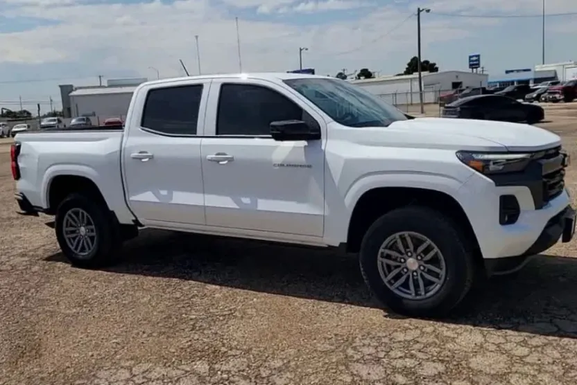 2026 Chevrolet Colorado LT photo 1