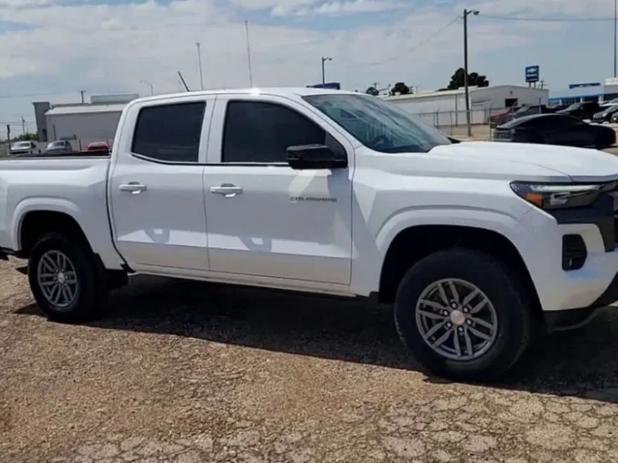 2026 Chevrolet Colorado LT photo 1