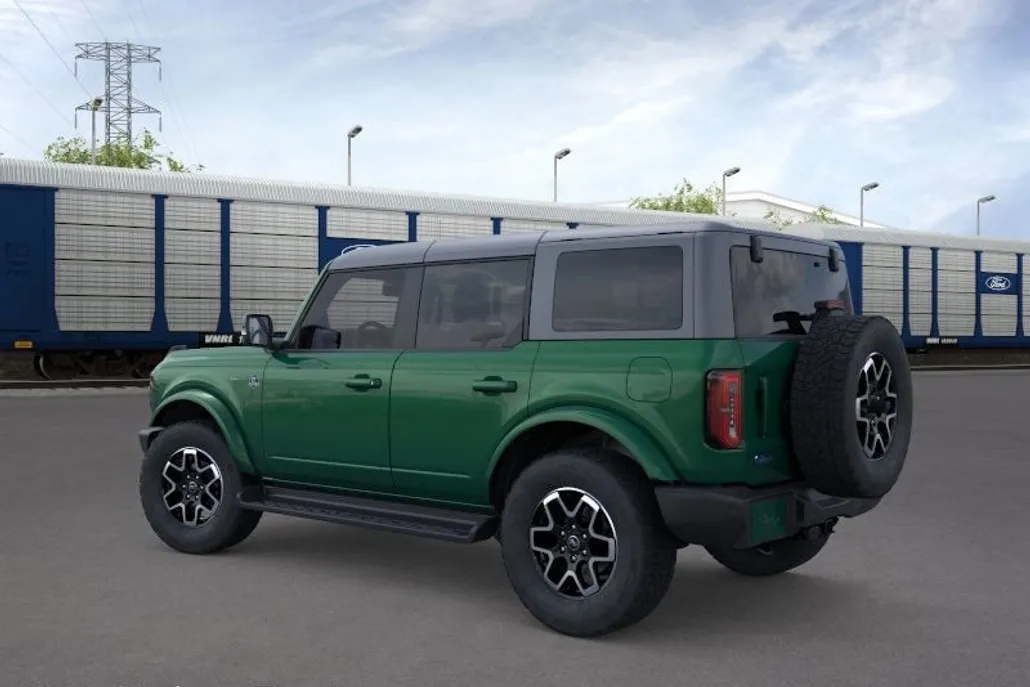 2025 Ford Bronco Outer Banks photo 1