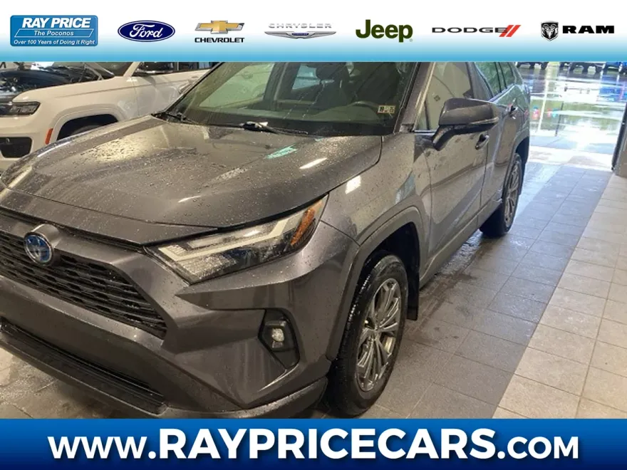 2022 Toyota RAV4 Hybrid XLE Premium photo 1