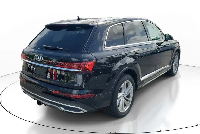 2023 Audi Q7 55 Premium photo 1