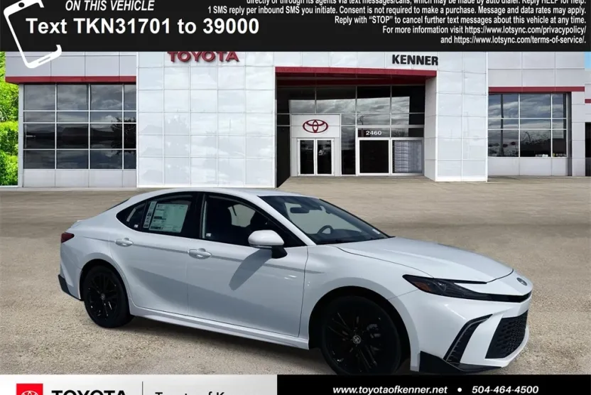 2026 Toyota Camry SE photo 1
