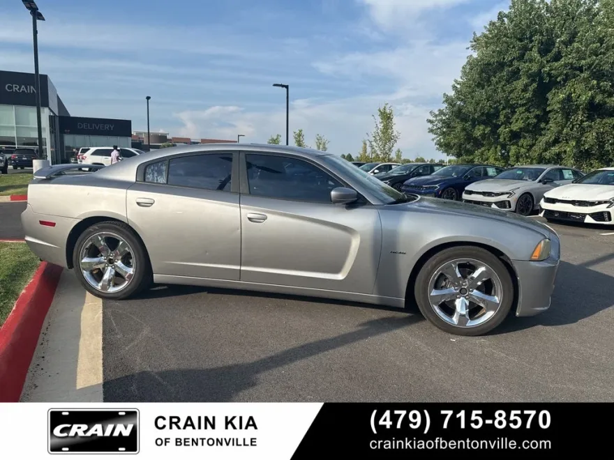2011 Dodge Charger R/T photo 1