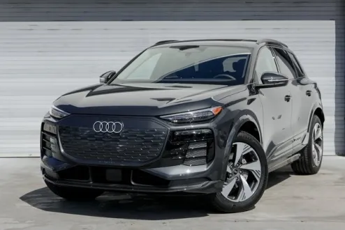 2025 Audi Q6 E-tron Premium Plus photo 3