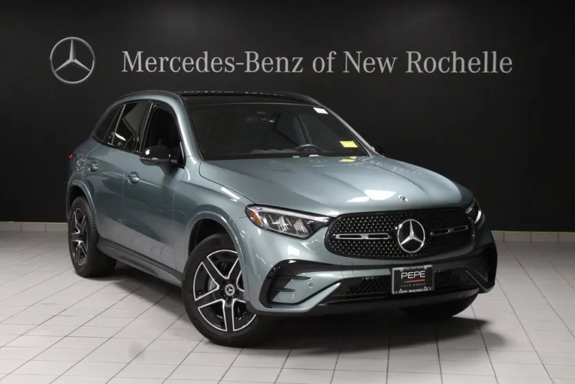 2025 Mercedes Benz GLC 300 4MATIC photo 1