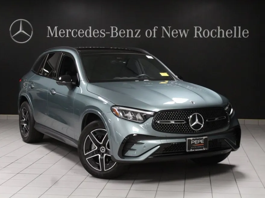 2025 Mercedes Benz GLC 300 4MATIC photo 1