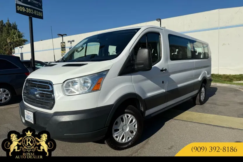 2017 Ford Transit XLT photo 1
