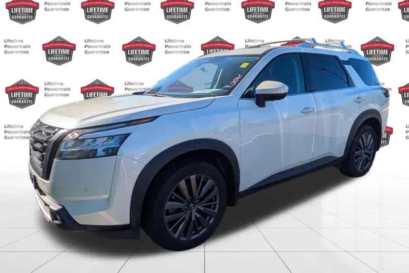 2022 Nissan Pathfinder SL photo 1