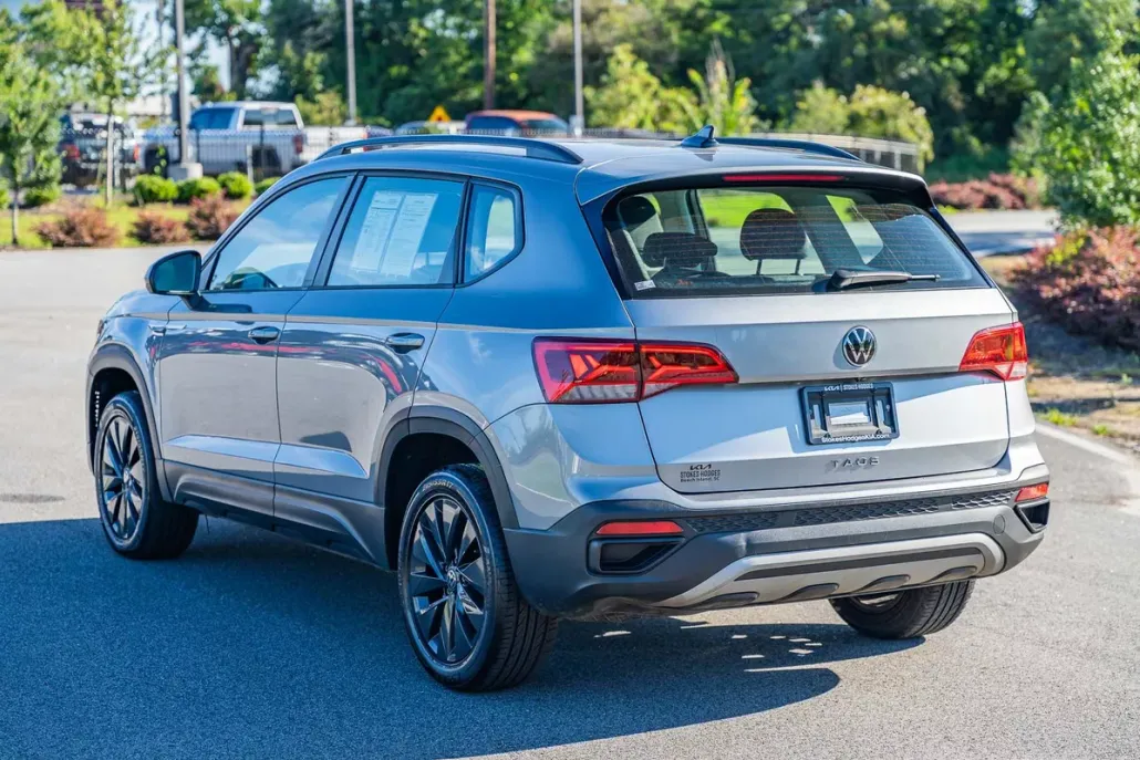 2024 Volkswagen Taos S photo 1