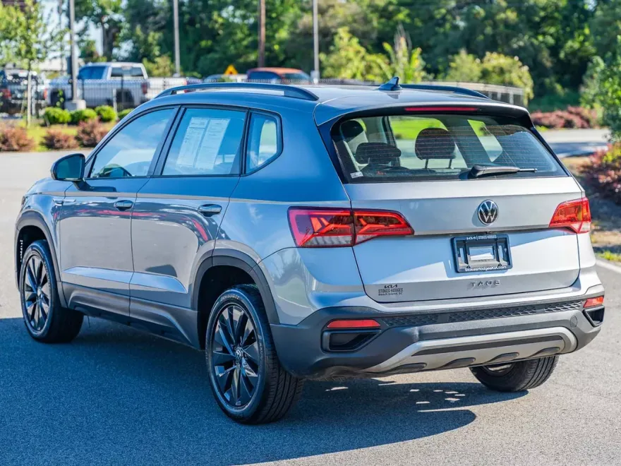 2024 Volkswagen Taos S photo 1