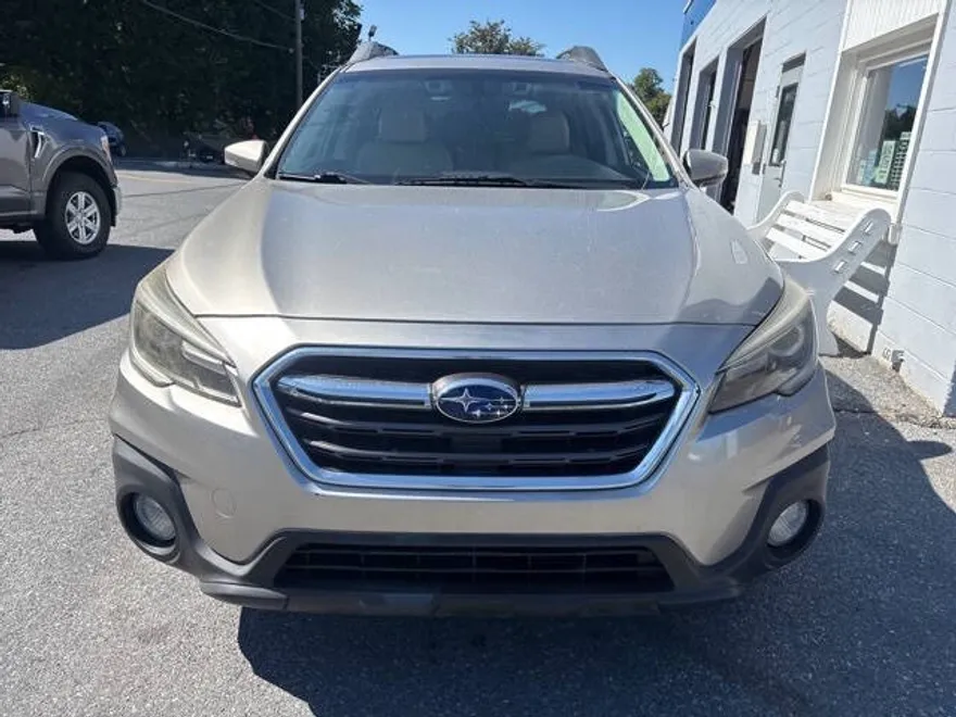 2018 Subaru Outback 2.5i Limited photo 1