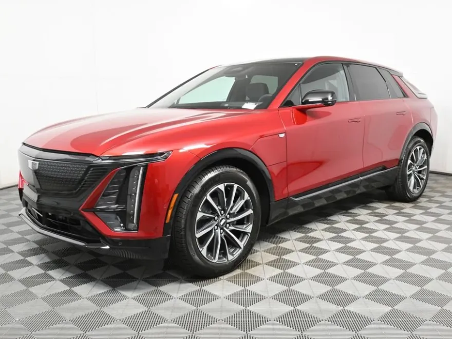 2025 Cadillac Lyriq Sport photo 1
