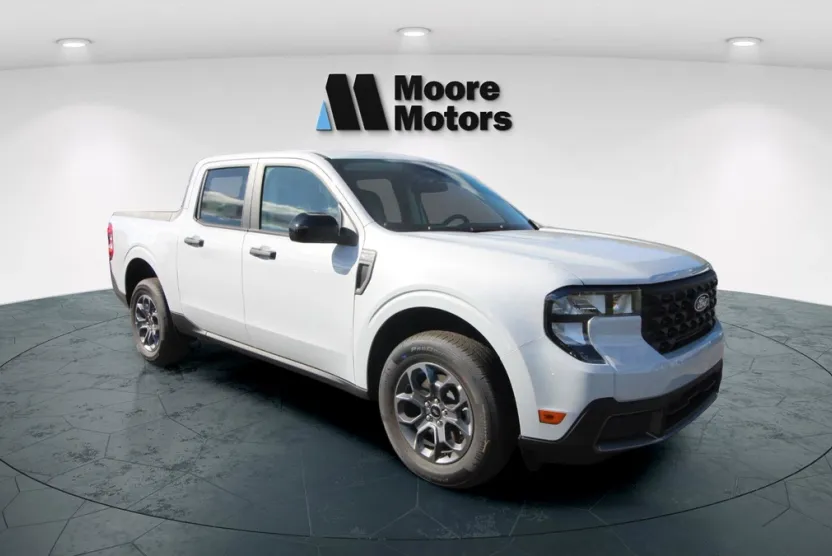 2025 Ford Maverick XLT photo 1