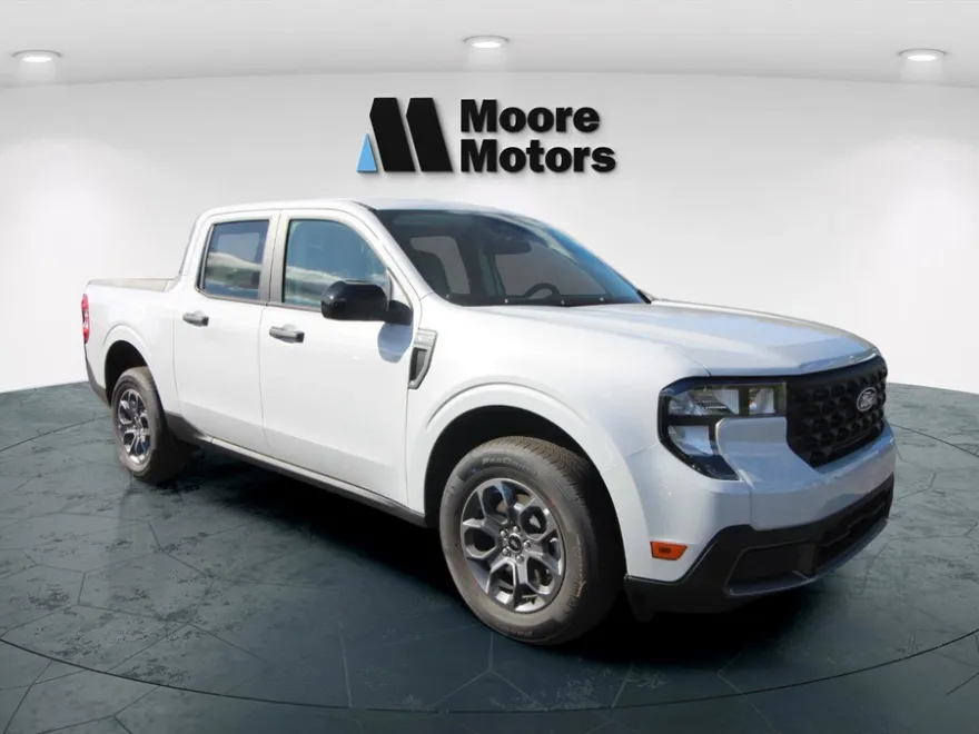 2025 Ford Maverick XLT photo 1