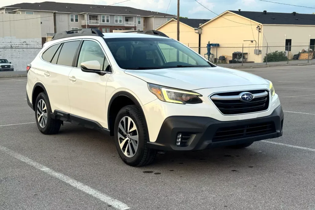 2022 Subaru Outback Premium photo 1