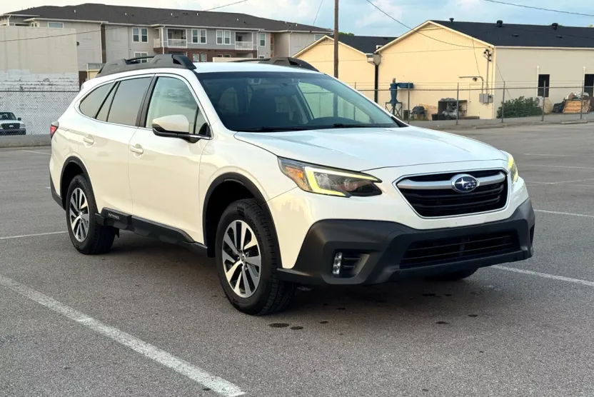 2022 Subaru Outback Premium photo 1