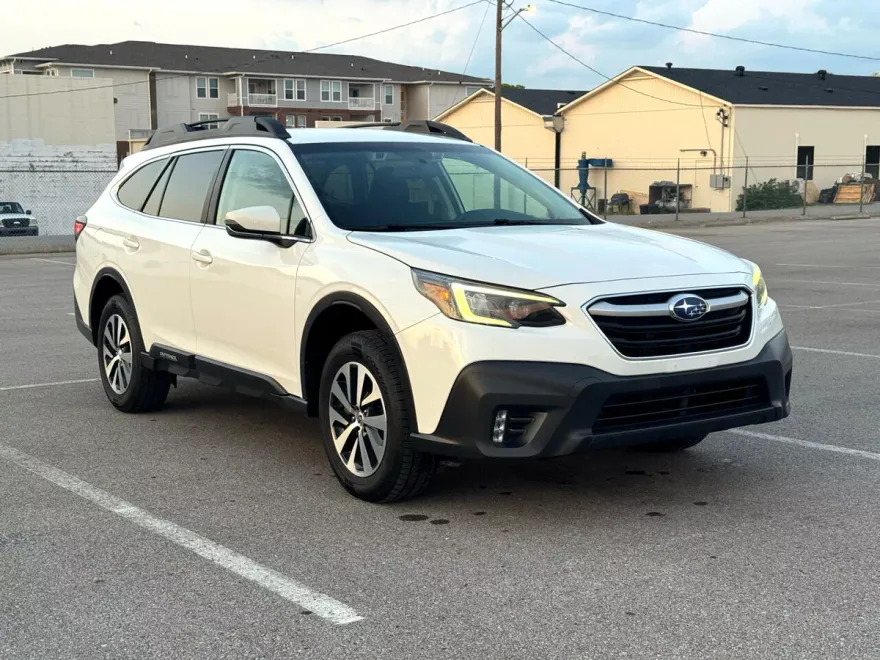 2022 Subaru Outback Premium photo 1