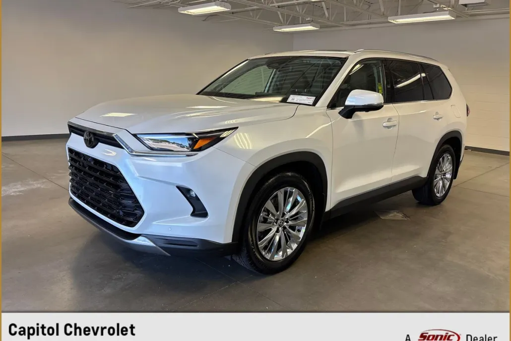 2024 Toyota Grand Highlander Platinum photo 1