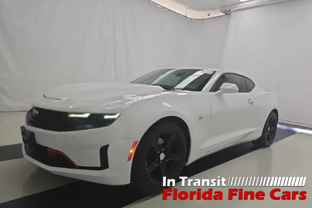 2019 Chevrolet Camaro 2LT photo 1