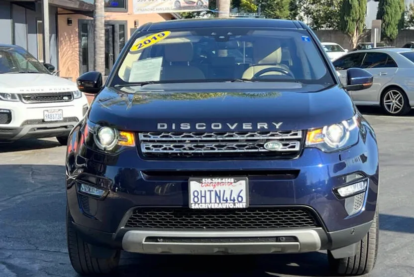 2019 Land Rover Discovery Sport HSE photo 1