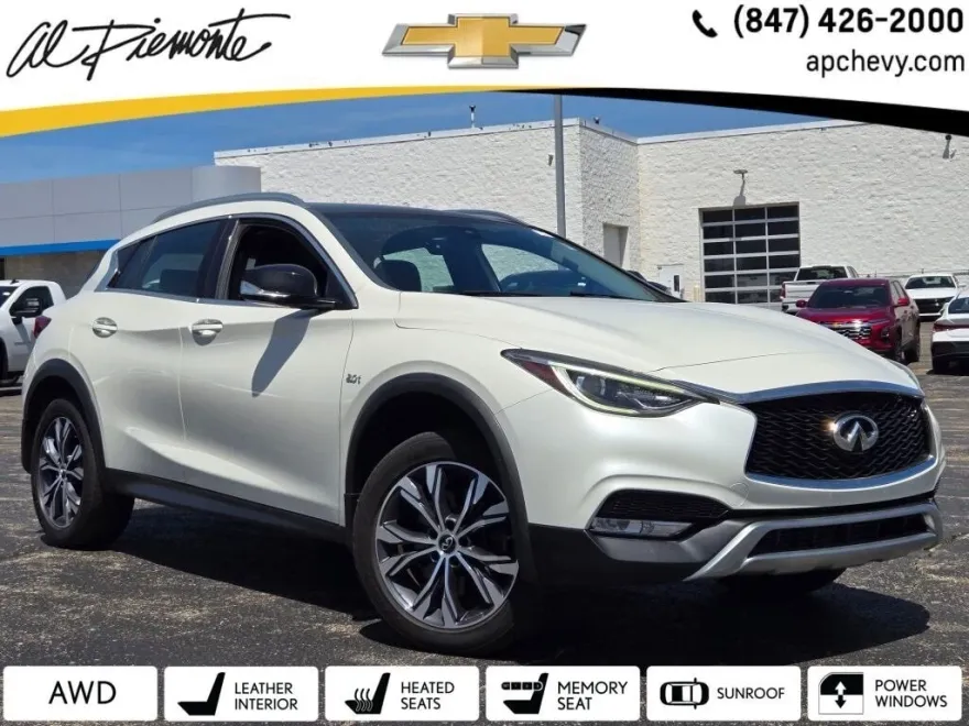 2018 Infiniti QX30 Premium photo 1