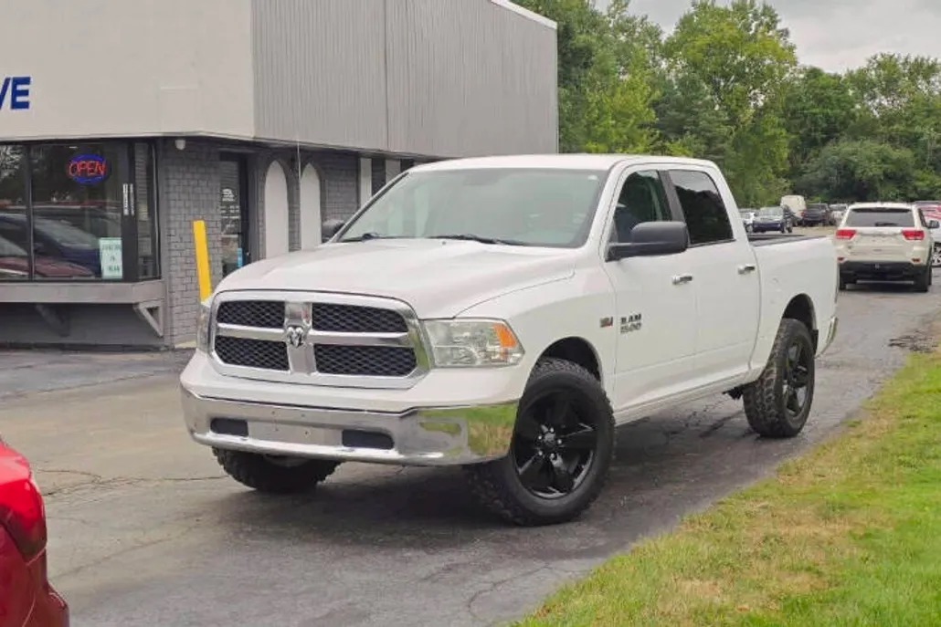 2015 Ram 1500 SLT photo 1