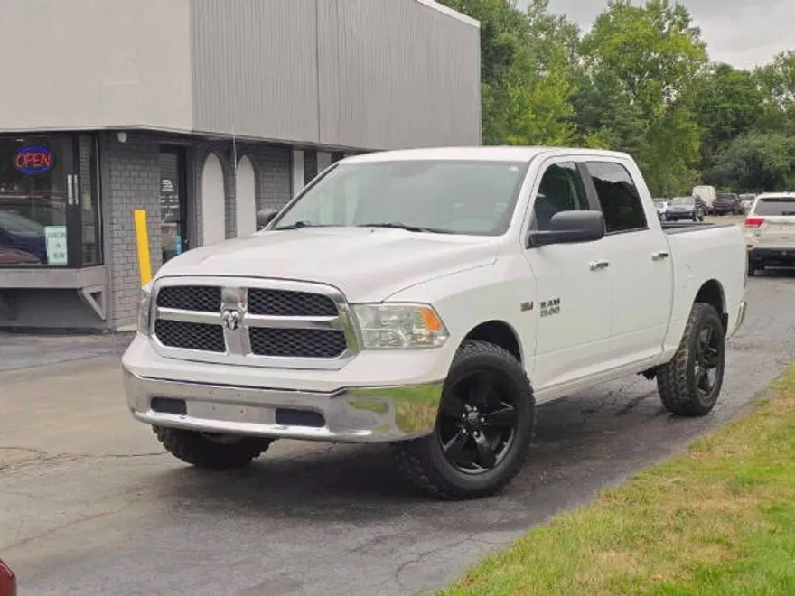 2015 Ram 1500 SLT photo 1