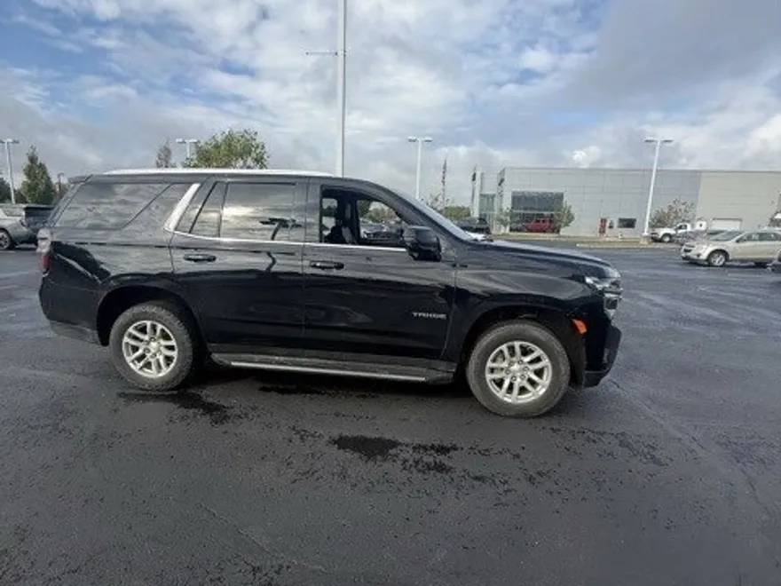 2023 Chevrolet Tahoe LT photo 1