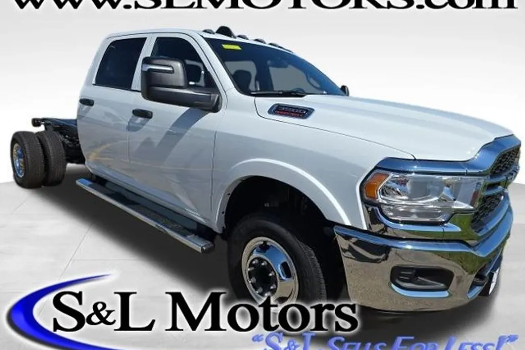 2024 Ram 3500 Tradesman photo 1