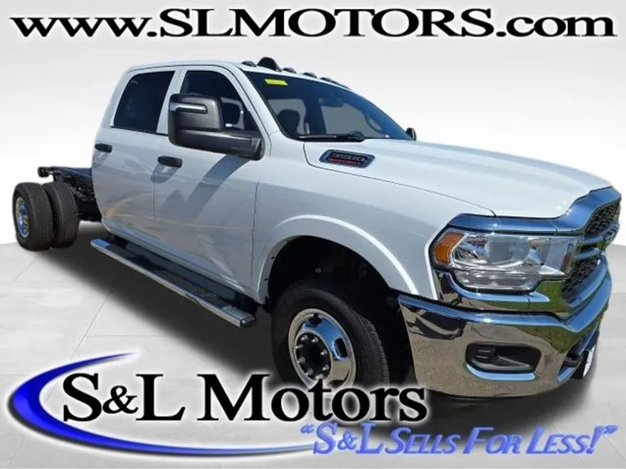 2024 Ram 3500 Tradesman photo 1