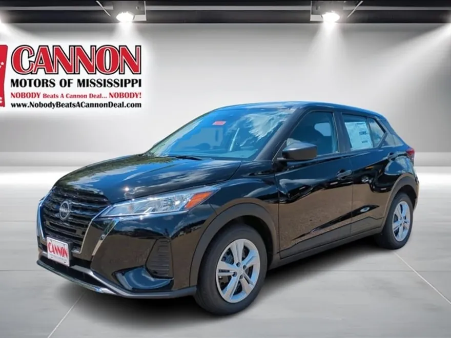 2025 Nissan Kicks Play S photo 1